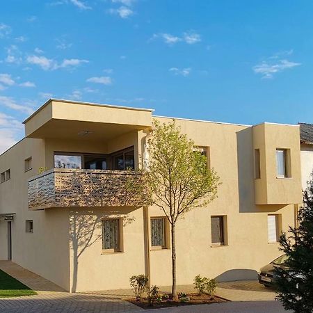 Pannonia Appartements Нойзідль-ам-Зе Екстер'єр фото