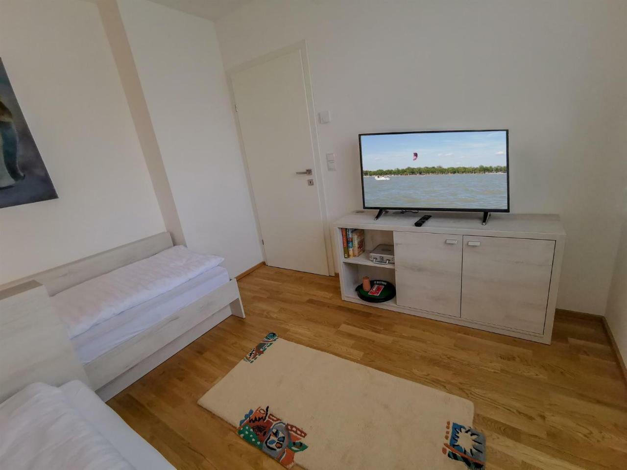 Pannonia Appartements Нойзідль-ам-Зе Екстер'єр фото
